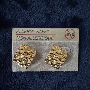 Vintage Gold Wave Earrings